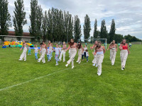 Es ist DER Höhepunkt: kleine und große Tanzgruppe treten gemeinsam mit dem Titel "Wünsch DIR was" auf.