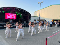 Bei tropischen Temperaturen geben die Mädels alles.