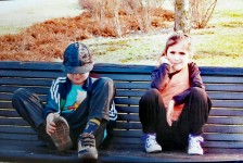 Noch ein wenig skeptisch schauen die beiden in die Zukunft. Werden wir in der Tanzgruppe Spaß und Freude haben?