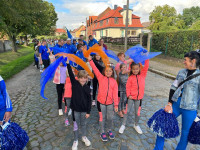 Ob wohl alles klappt ? Die Kleinen sind schon voller Erwartung.